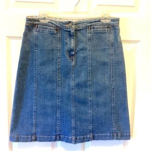 Jones Sport Stretch Denim Skirt. Size 6